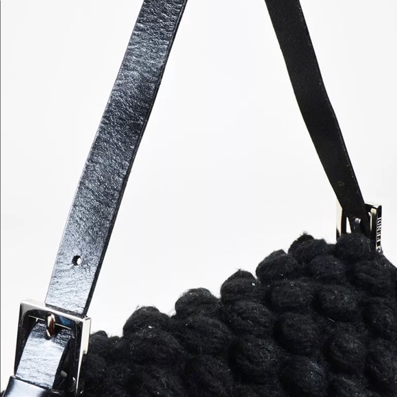 🔥SOLD🔥* Fendi knit and leather bag - Picture 3 of 5